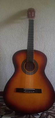 Gitara sotiladi classic