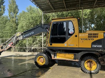 Ekskovator volvo 145