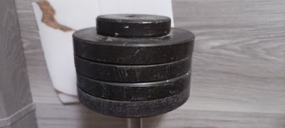 Разборная маленькая штанга, примерно килограмм 30