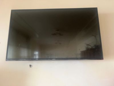 Televizor sotiladi