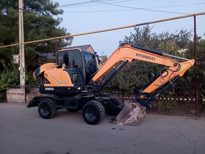 Экскаватор HYUNDAI W60 сотилади. 2019 йил . 62000 у.е.