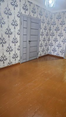 Цумни олдидан 3 хонали квартира сотилади.
