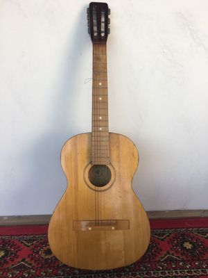 Gitara sotiladi rossiyadan kelgan