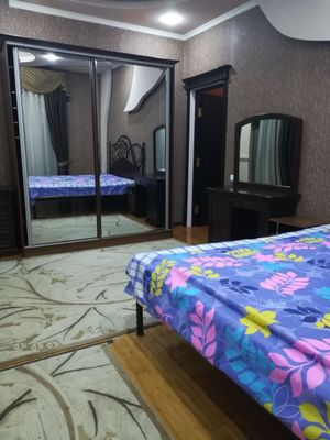 Чиланзарский район 1 квартал 2/2/4. 450$