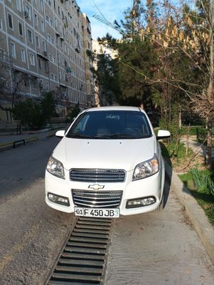 Chevrolet Nexia 3 4-pazitsya elegant plus sotiladi