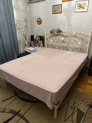 Кровать кованная