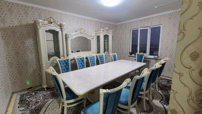 12 талик стол стул ишлатилган