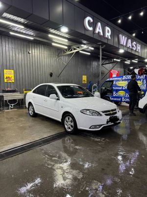 Jentra Sotladi moshina zo’r holata