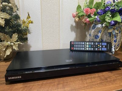 Blu-ray-плеер Samsung BD-D5500