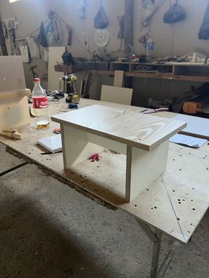 Taburetka mebel ustol