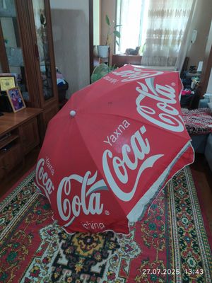 Пляжный зонт 2 метра в отличном состоянии Coca Cola.Спицы метал 8 ряд