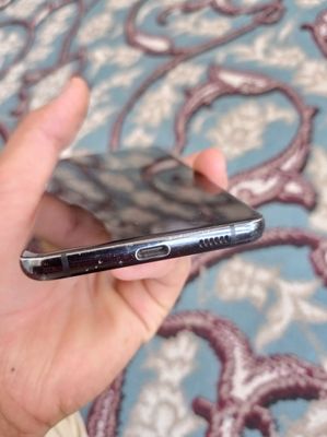 S20 ultra xotira 256.faqat 100x kamerada shang bor