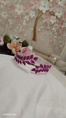 Diadema kelinlar uchun