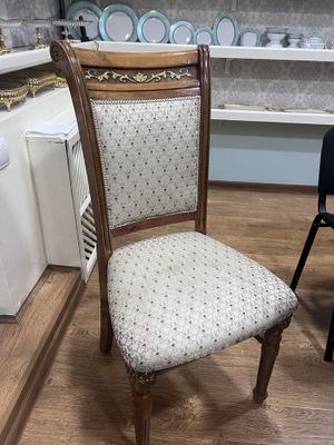 Stul sotladi xolati yaxshi soni 150 dona