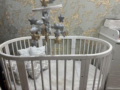 Детская кроватка