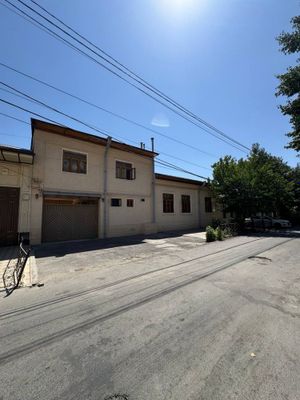 Бадамзар дом в качестве земли 6соток отличная локация вдоль дороги