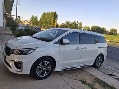 Продаётся Kia carnival 2019