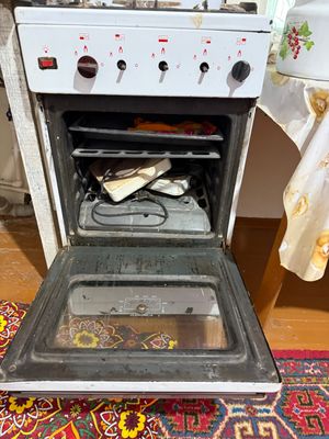 Газовая плита в хорошем состоянии