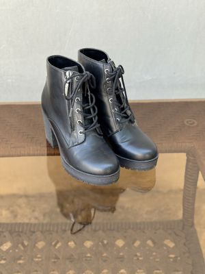 Женская обувь. Ботинки женские