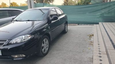 Chevrolet Gentra. Aftomat bez lyuk. Yili 2023. Yurgani 20000. Narxi