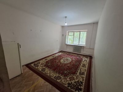 Arenda kvartira opshishita Yashnabod tumani Olmos metro oldida 1xona