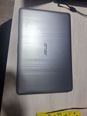 Asus noutbok yangi xolati