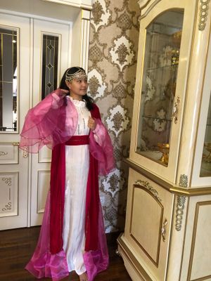 Dubai abaya