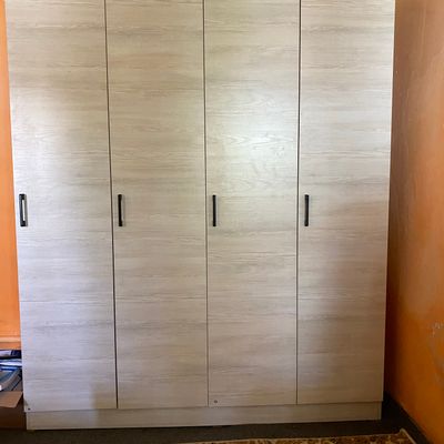 Продается мебель шкаф и кровать