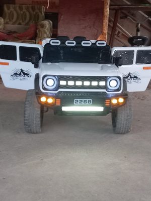 Bolalar moshinasi sotiladi
