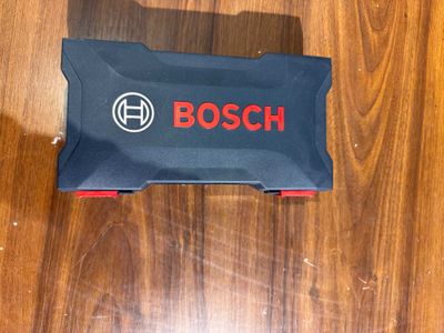 Аккумуляторная отвёртка BOSCH GO 2 (в комплекте с битами и кейсом)