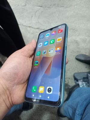 Redmi 13C holati ideal tiniq 256GB hotirasi 8GB aperativkasi yangi tel