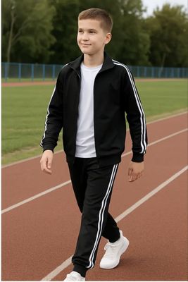 Спортивный костюм. Футболка в подарок