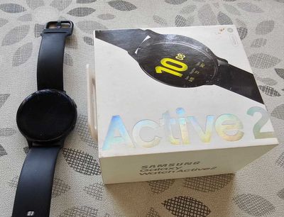 Б/у электронные часы Samsung Galaxy WatchActive2