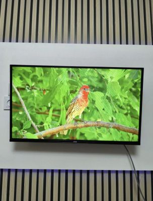 Продаётся телевизор смарт безрамочный Artel TV LED UA32 H3200