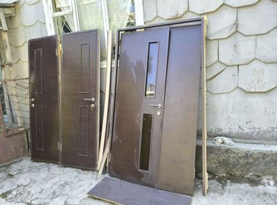 Срочный МДФ дверь 6 штук в хорошем состоянии замок ключ есть