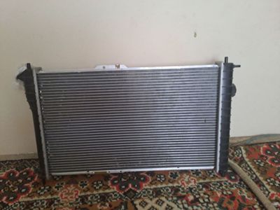Radiator радиатор сотилади срочно бут бутун нексига