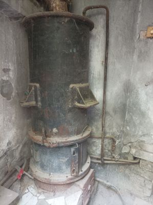 Титан водо нагреватель обём 200 литров .