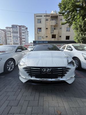 Hyundai Sonata full