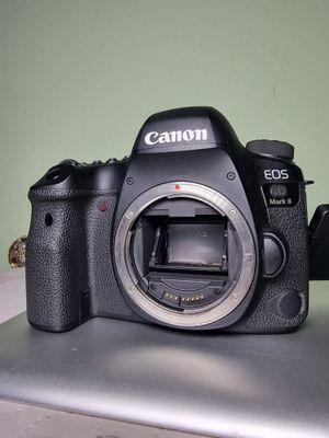CANON 6D MARK 2