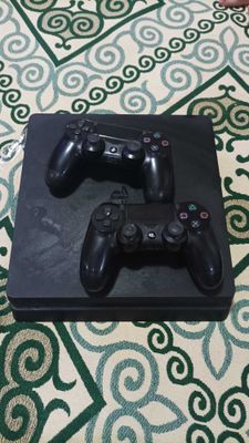 Playstation 4 1tb 2 ta djestik bilan ichida oyinlari bilan hioati alo