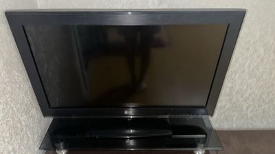 телевизор LG , продам за 200 тыс сумов , срочно