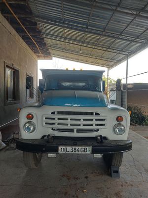 Zil 130 samosval