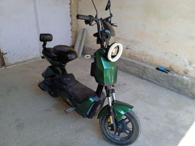 Скутер электрический продаю срочно