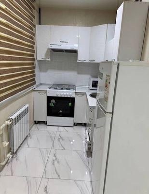Yunusobod Bodomzor metro yaqinida kvartira bor bezmakler