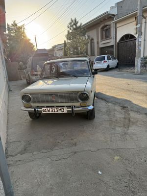 Vaz 2101 sotiladi
