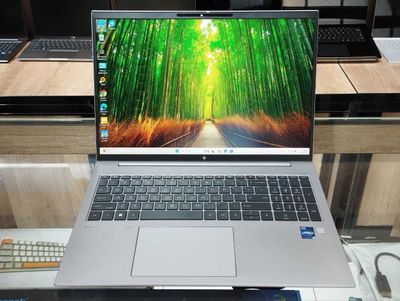 HP ZBook Firefly 16 G10 Core i7-1370P ram 32 ssd 512