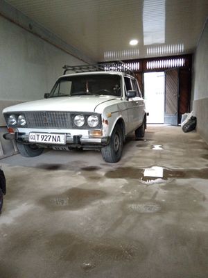 Jiguli Lada 2106.