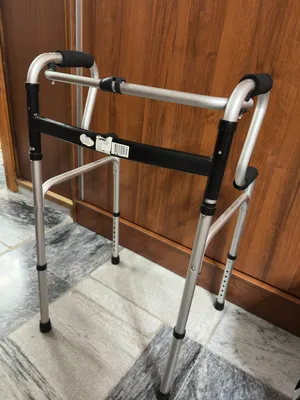 Ходунки для пожилых людей