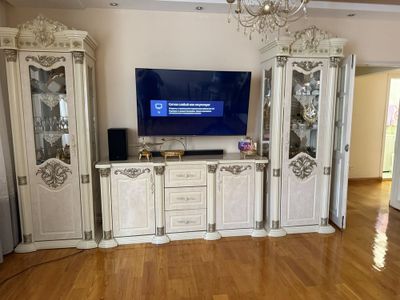 Всё для гостиной: Комод, Пеналы, диван и кресло, 1 стол и 12 стульев