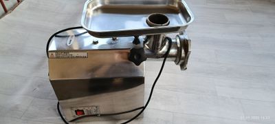 Электро мясорубка промышленная